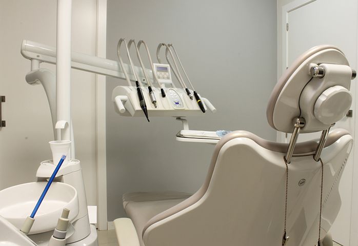 Gabinety dentystyczne i powiązane z nimi obawy – jak nie bać się dentysty?